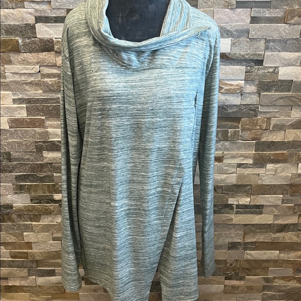 Danskin Heathered Light Gray Long Sleeve Cowl Neck Top